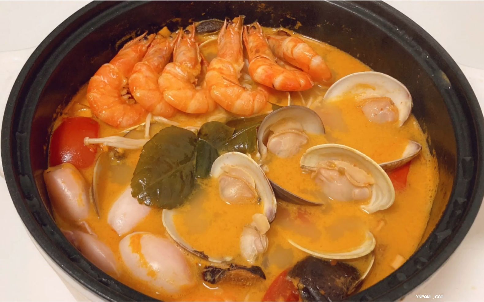 東南亞地區(qū)豐富多樣的菜肴，每一道都有其獨(dú)特的風(fēng)味和特