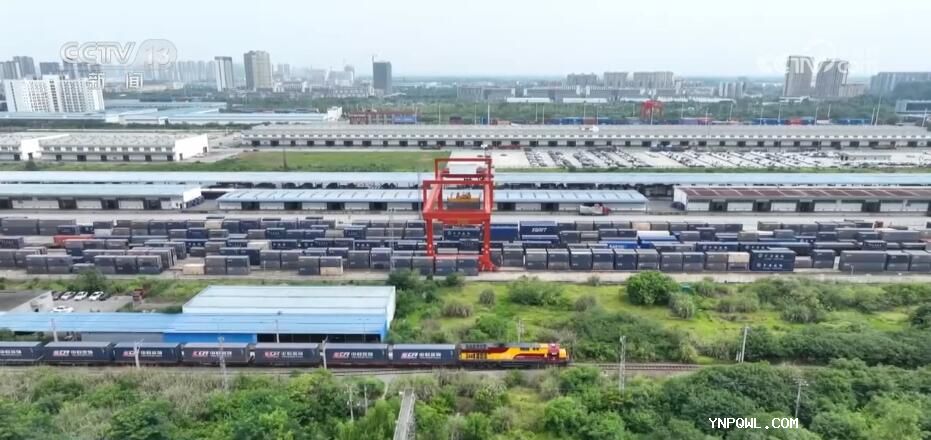 通過(guò)“瀾湄快線(xiàn)”國(guó)際貨物列車(chē)加強(qiáng)了兩國(guó)之間的貿(mào)易合作